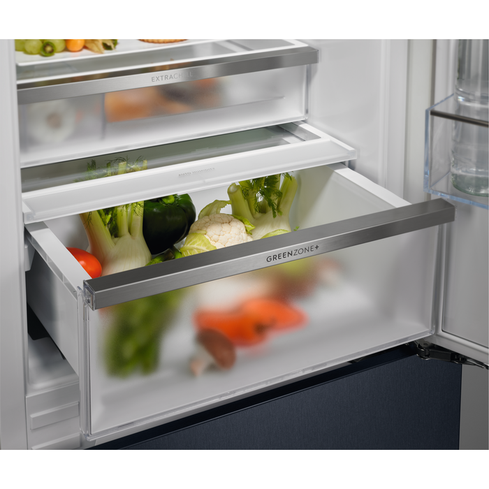 Electrolux - Ugradbeni hladnjak sa zamrzivačem - ENC8MC18S