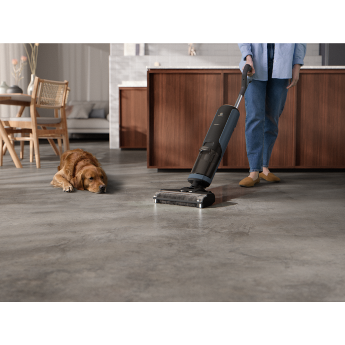 Electrolux - Wet&Dry bežični štapni usisavač - EW81U3DB