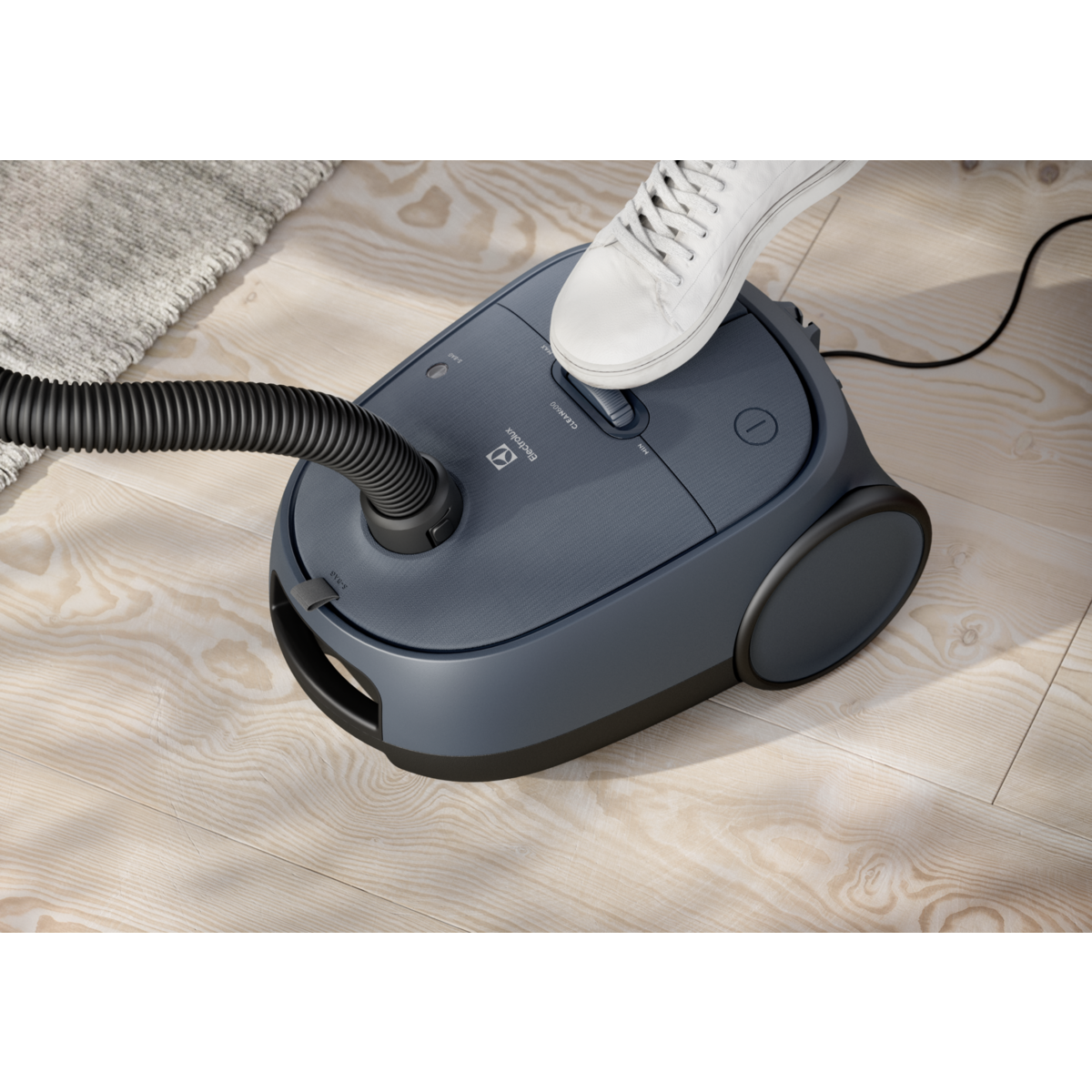 Electrolux - Usisavač s vrećicom - EB61C4DB