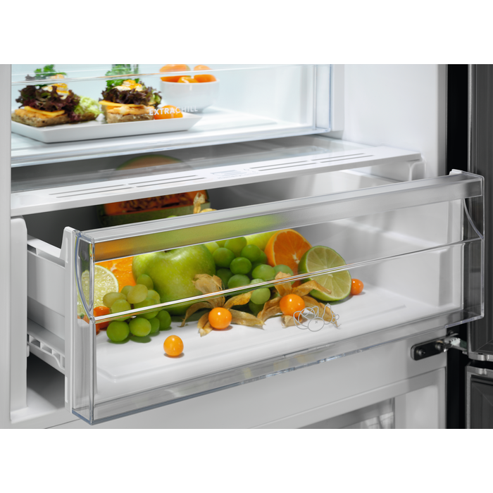 Electrolux - Samostojeći hladnjak sa zamrzivačem - LNT5ME32U1