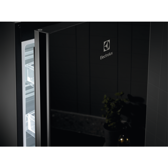 Electrolux - Samostojeći hladnjak sa zamrzivačem - LNT7ME36K2
