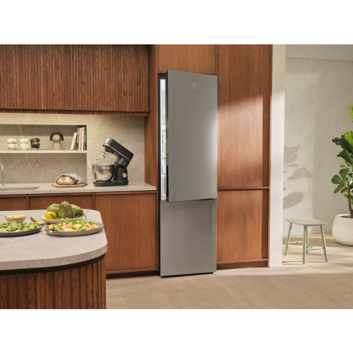 Electrolux - Samostojeći hladnjak sa zamrzivačem - ENT7MD36X