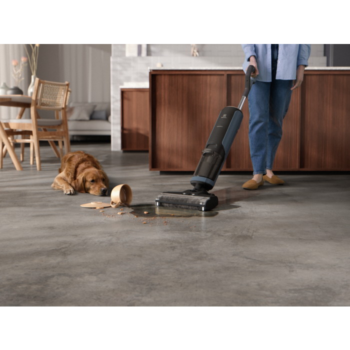 Electrolux - Wet&Dry bežični štapni usisavač - EW81U3DB