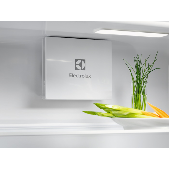 Electrolux - Ugradbeni hladnjak sa zamrzivačem - LND5FE18S