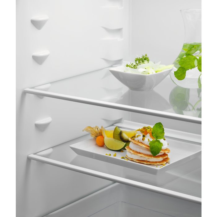 Electrolux - Ugradbeni hladnjak sa zamrzivačem - LND5FE18S