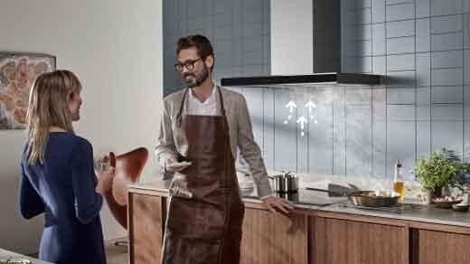 Cooker hood with Breeze function